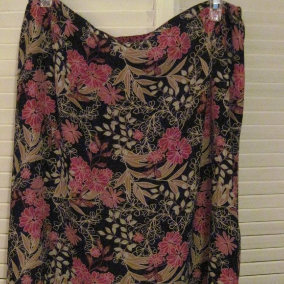 Dresses & Skirts - GREAT SHAPE  Reversible chiffon skirt floral dots sz 16-18